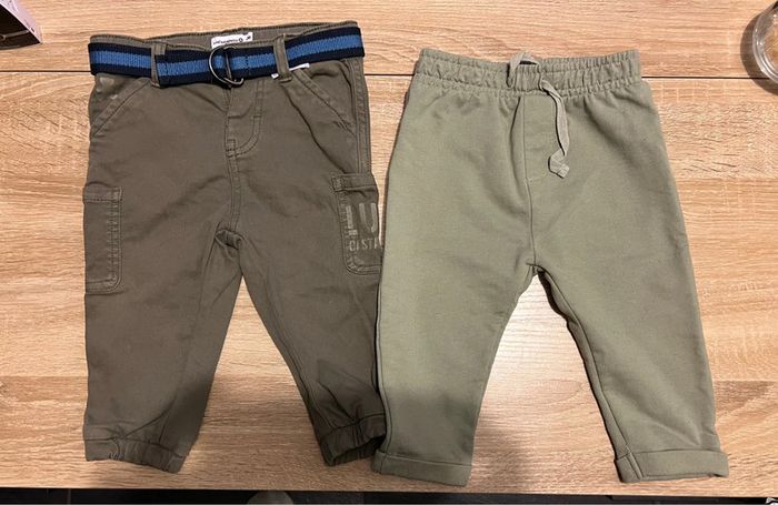 Lot 2 pantalons 12 mois kaki