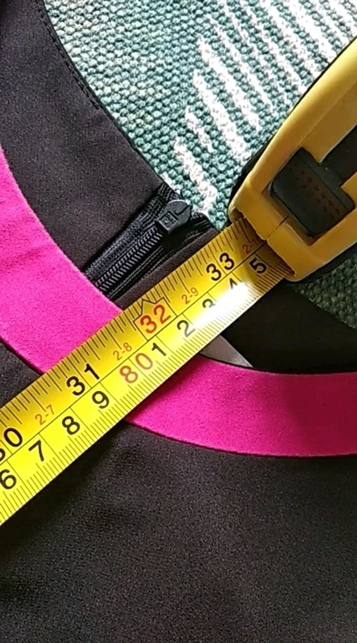 Robe noir et fushia - photo numéro 5