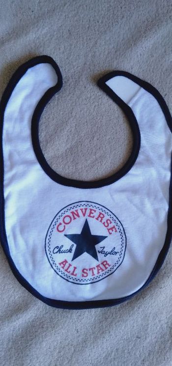 Bavoir Converse