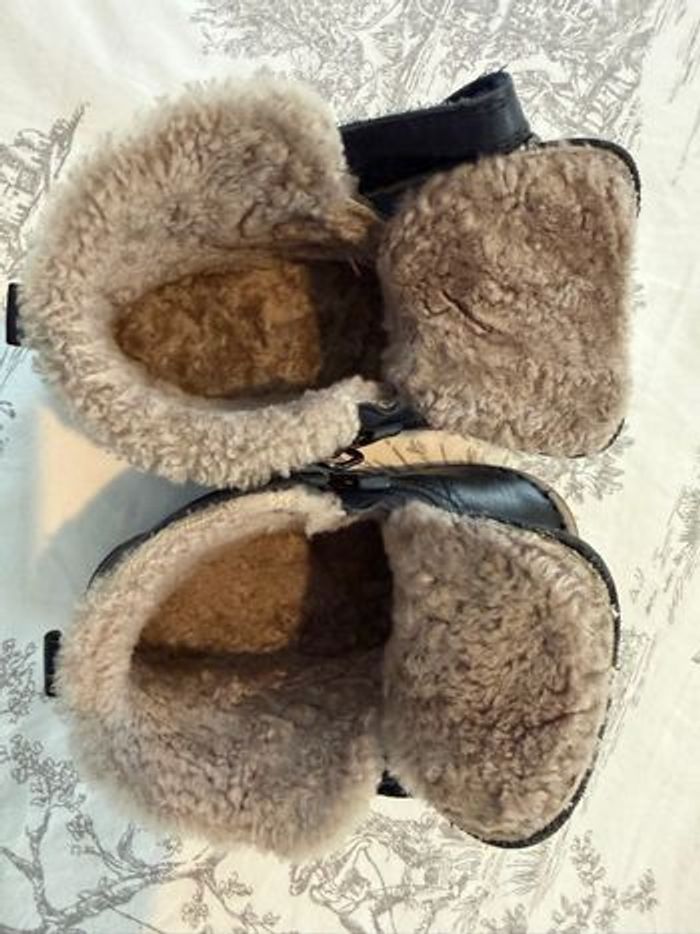 Bottines avec fourrure / taille 23 - photo numéro 7