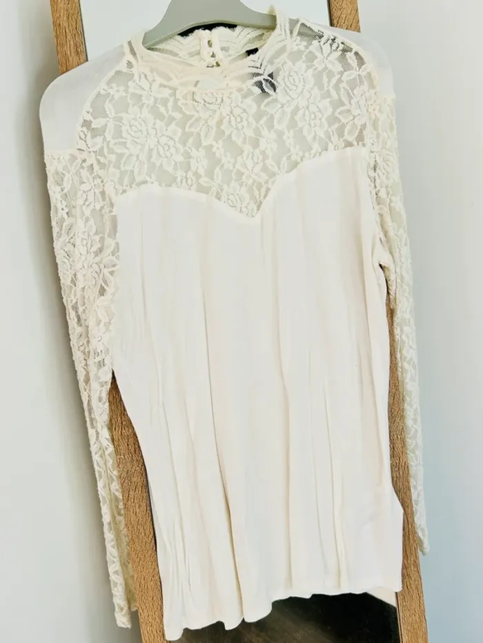 Blouse dentelle