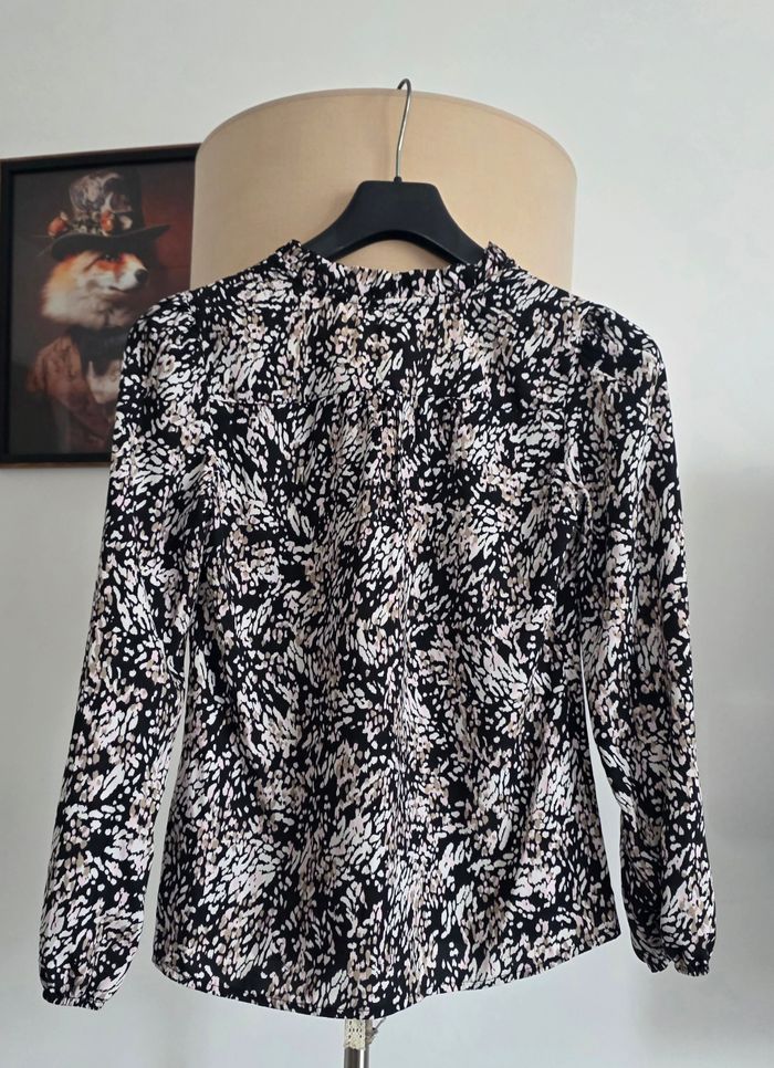 Blouse neuve avec étiquettes 🏷 - photo numéro 2