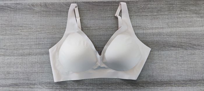 Soutien-gorge sans armature en V pour femme taille XL couleur beige