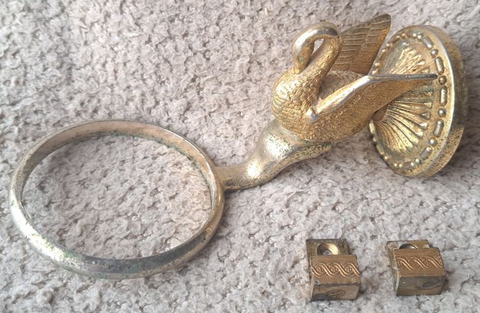 Ancien porte gobelet en métal doré - cygne