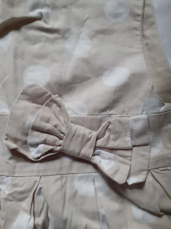 Robe beige gros pois blanc petit nœud et ceinture - photo numéro 2