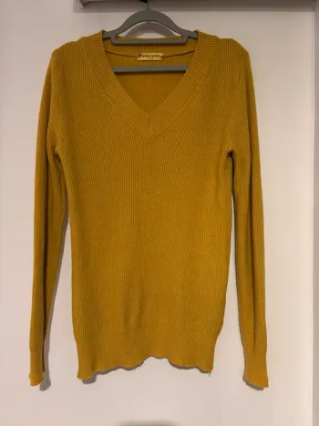 Pull col V moutarde taille S/M Word Fashion