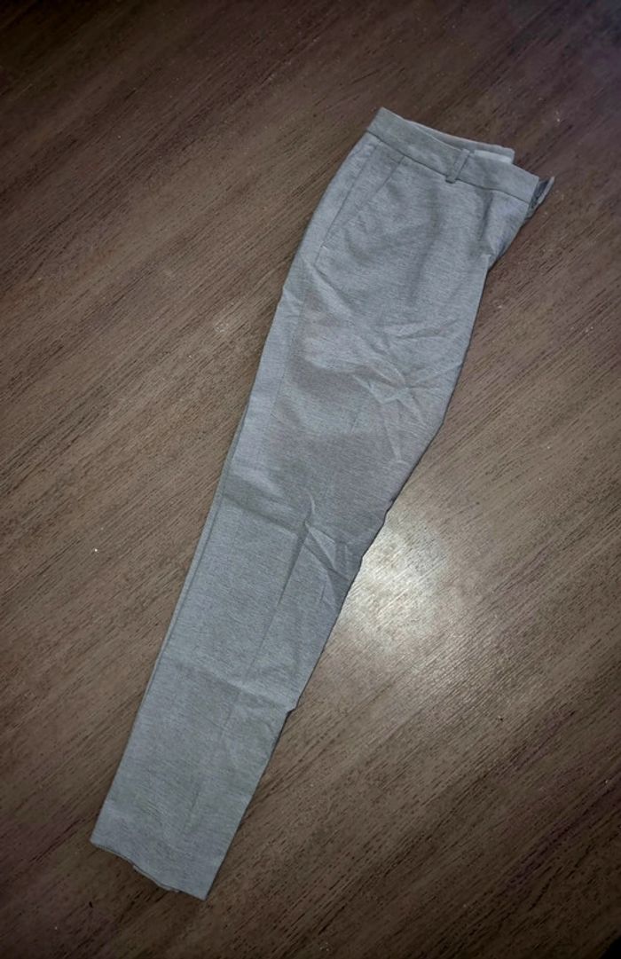 Pantalon gris - photo numéro 3