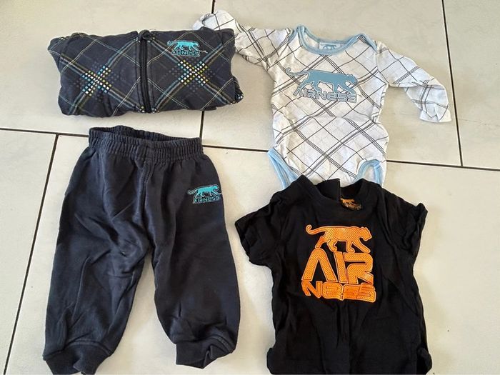 Lot vêtements airnes 6 mois
