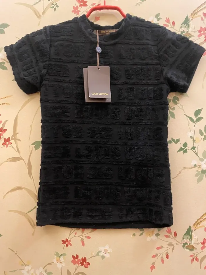 T shirt noir éponge 100% coton 4/5 ans