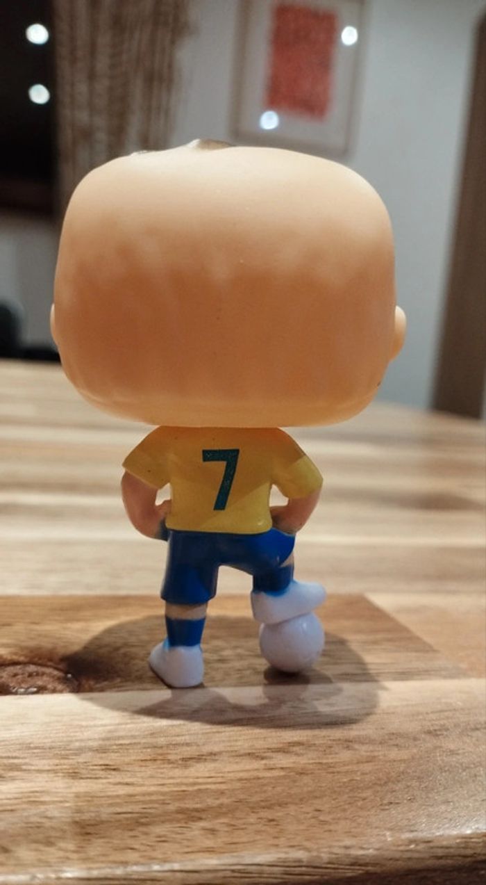 Petite figurine football neuve type cartoon cristiano Ronaldo CR7 Al Nasr Arabie saoudite - photo numéro 2