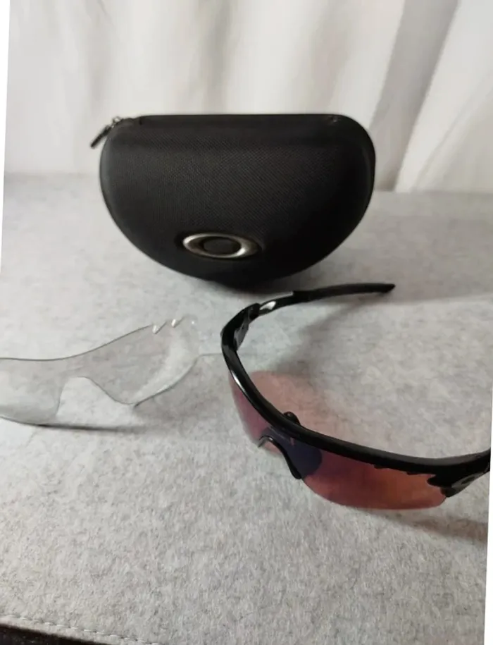 Lunettes Oakley Radar Ev path - Personnalisables - Housse - Verre transparent - Valeur 214€