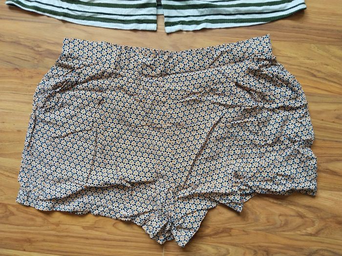 Joli lot de 9 vêtements femme taille 46 dont du neuf - photo numéro 5