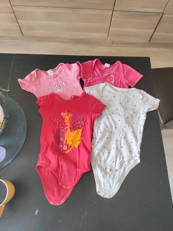 4 boddie manches courtes