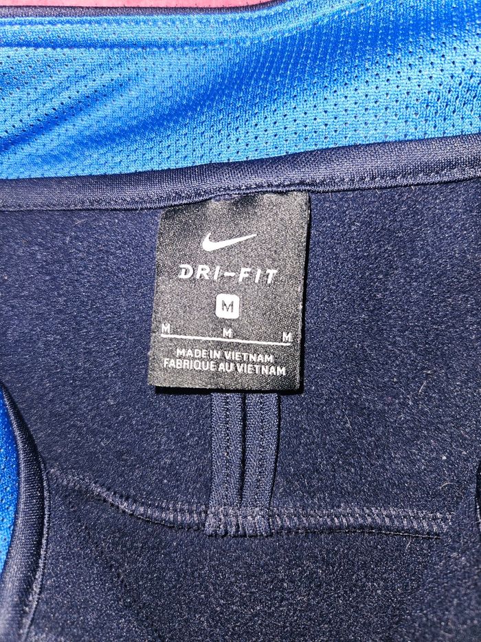 Haut nike - photo numéro 3