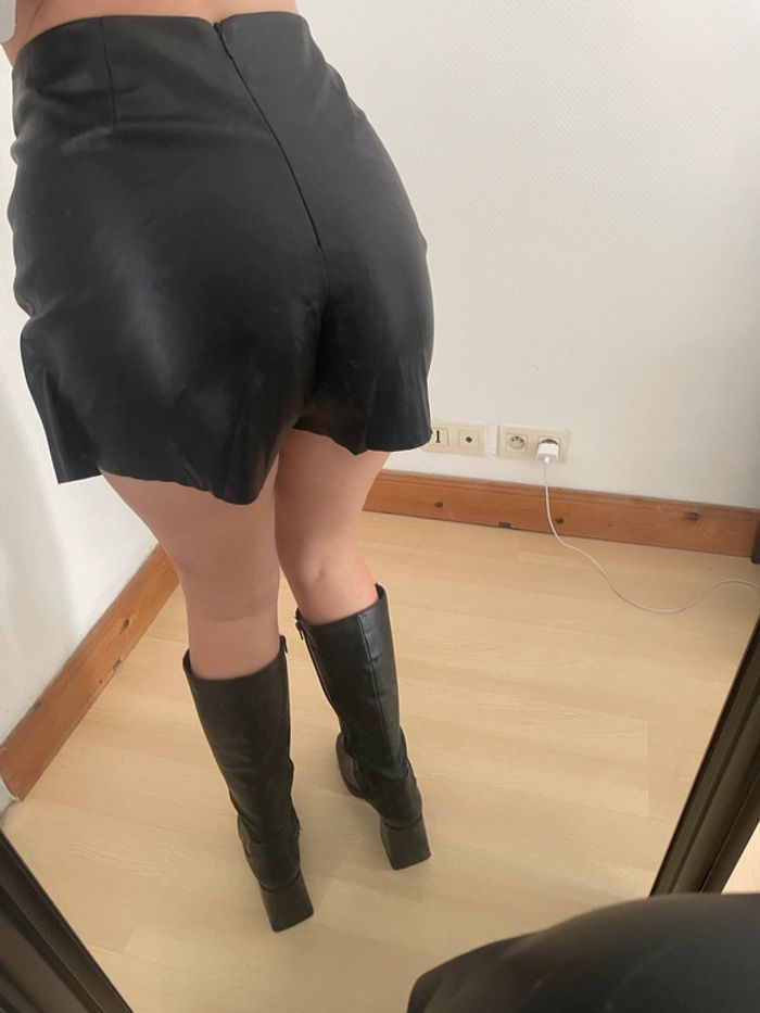 jupe-short en similicuir - photo numéro 2