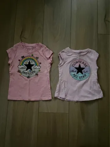 2 tee-shirts Converse manches courtes 3 ans