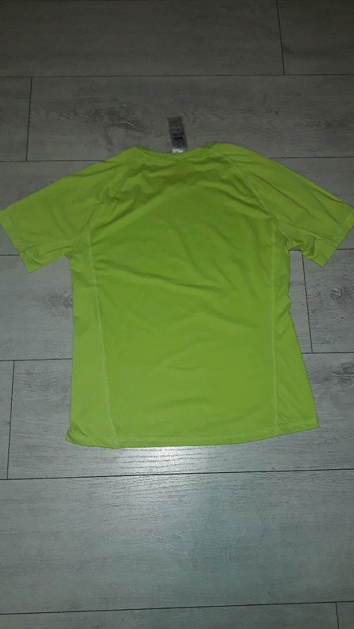 Tee-shirt sport - photo numéro 5