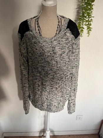 Très beau pull à longue manche femme