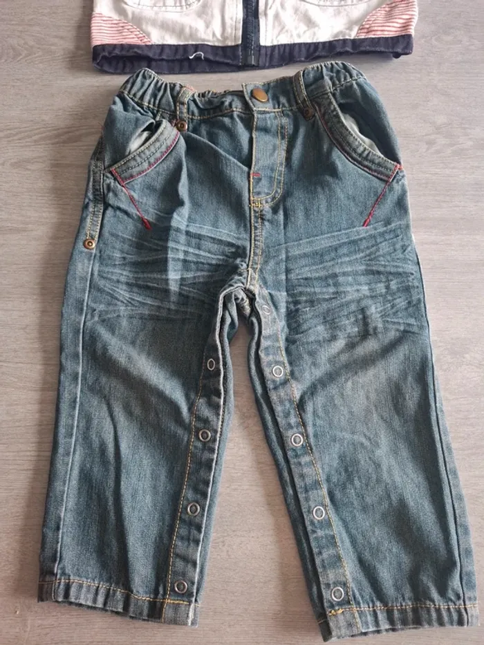 Pantalon jean et veste sans manche - photo numéro 3