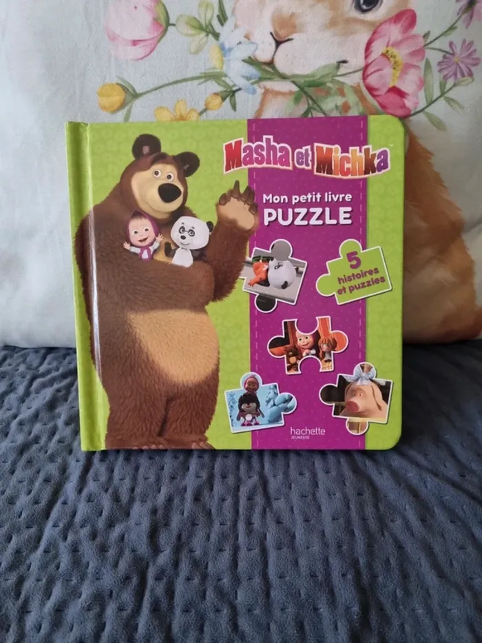 Mon petit livre puzzle. Masha et Michka