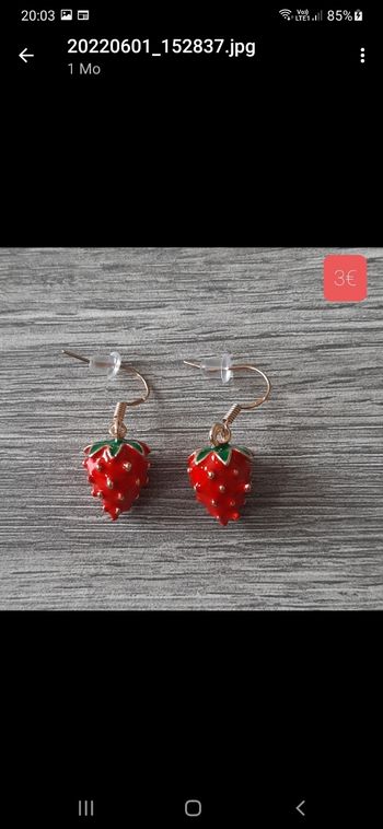 a vendre boucles d'oreilles.neuves emballees