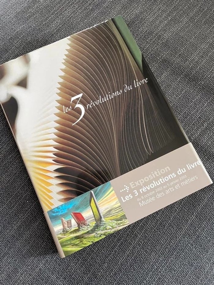 Beau livre sur les3 révolutions du livre