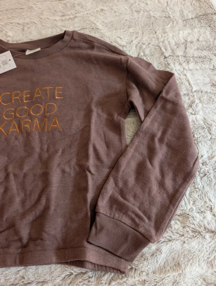 Sweatshirt marron. Neuf - photo numéro 4
