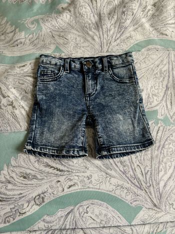 Short 3 ans