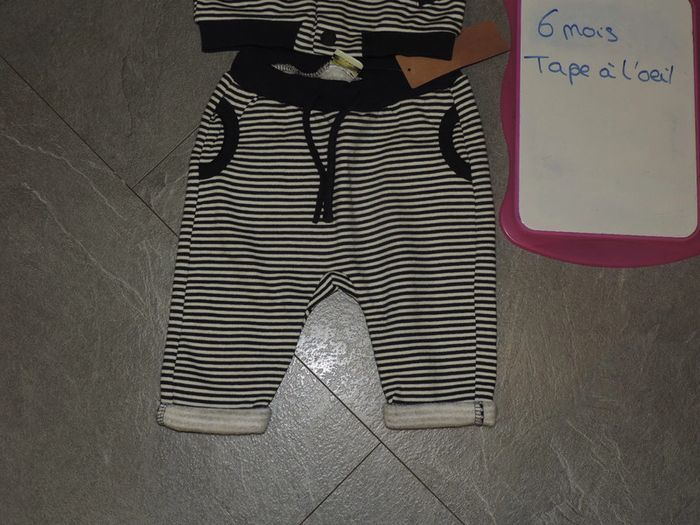 ensemble tape à l'oeil taille 6 mois neuf - photo numéro 3
