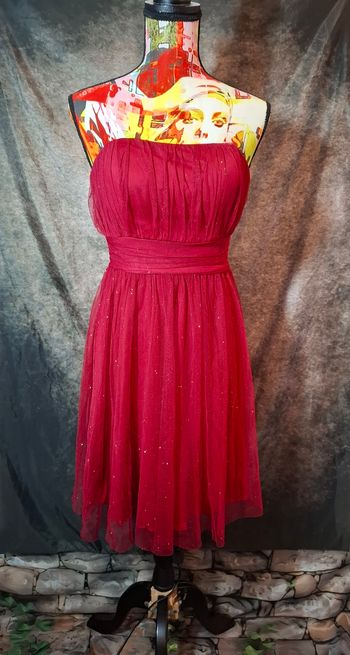 Robe bustier rouge brillante