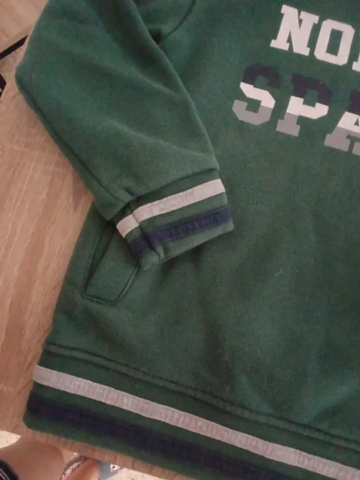 🌹pull a capuche 6 ans 🌹 - photo numéro 2