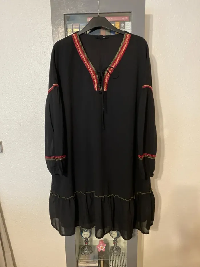 superbe robe noir FSTVL 50 M&S mode neuve - photo numéro 2