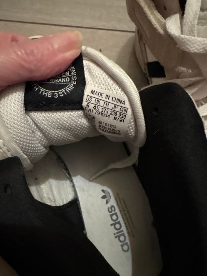 Baskets ADIDAS - photo numéro 4