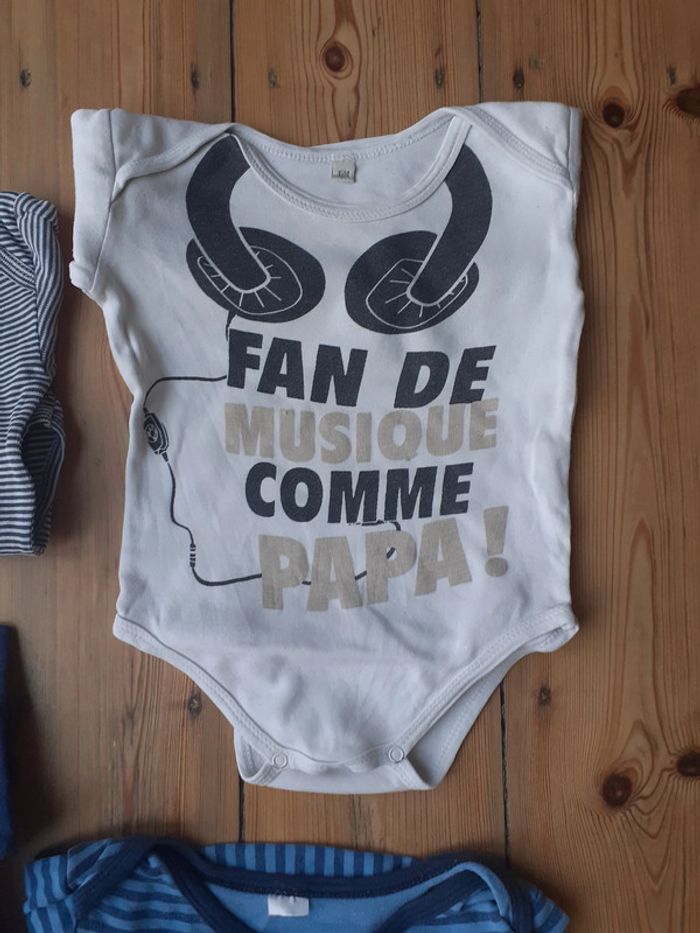 4 bodys 18 mois - photo numéro 3