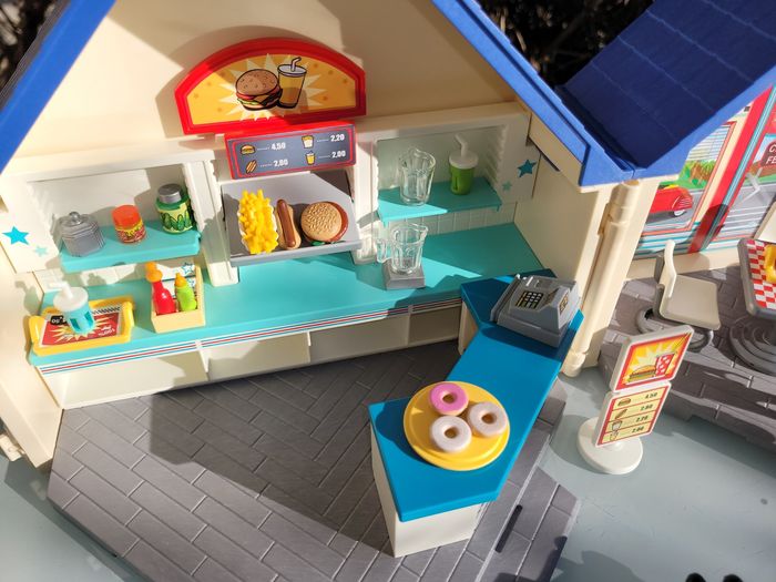Playmobil city life 70111 🍟 Restaurant/Diner transportable 🍔 - photo numéro 6