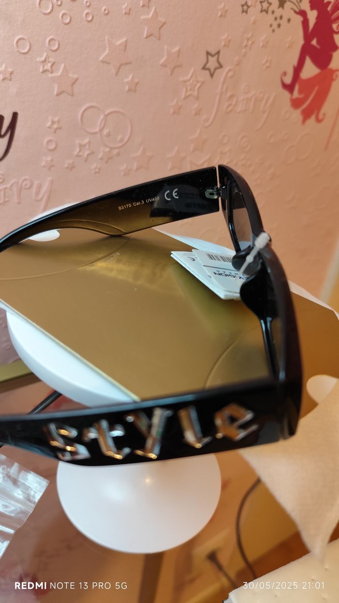 Lunettes de soleil femme neuve - photo numéro 3