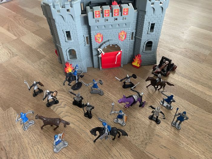 Château fort et chevalier - photo numéro 4