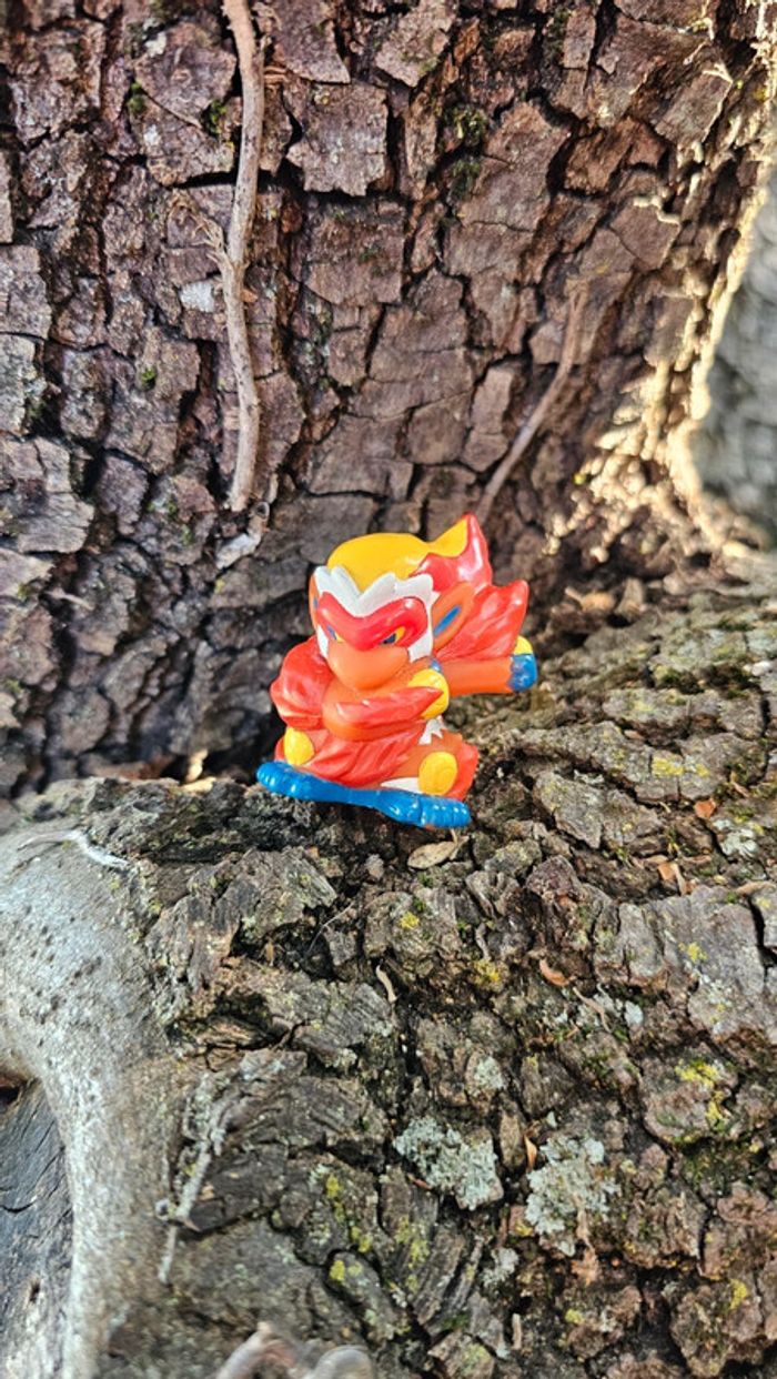 Super figurine Pokemon Nintendo finger puppet Simiabraz