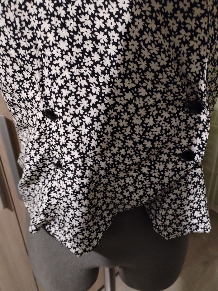 Blouse manches courtes taille 42 /44 - photo numéro 2