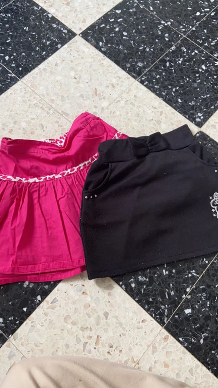 Jupe rose 5 ans jupe noire 6 ans