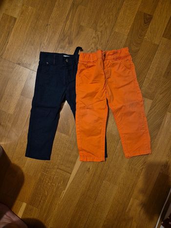 Lot de 2 pantalons tape à l oeil taille 18 mois