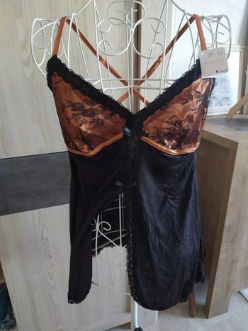 nuisette neuve noir et dorée