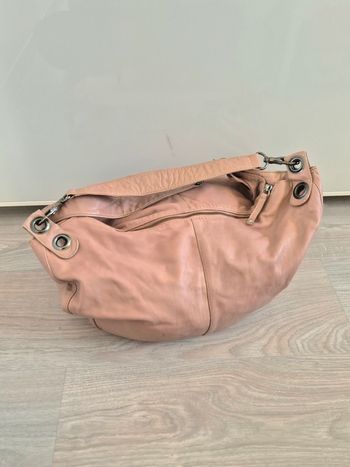Sac a main demi lune rose en cuir Primptemps