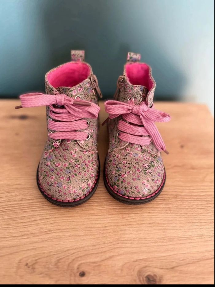 Chaussures T22