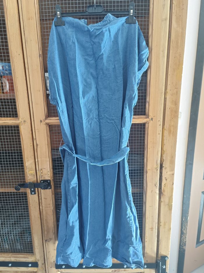 Robe longue camaïeu neuve taille 38
100% lyocell matière fluide thermorégulateur - photo numéro 2