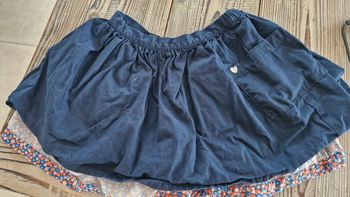 Jupe Vertbaudet réversible bleue marine et liberty fleuri