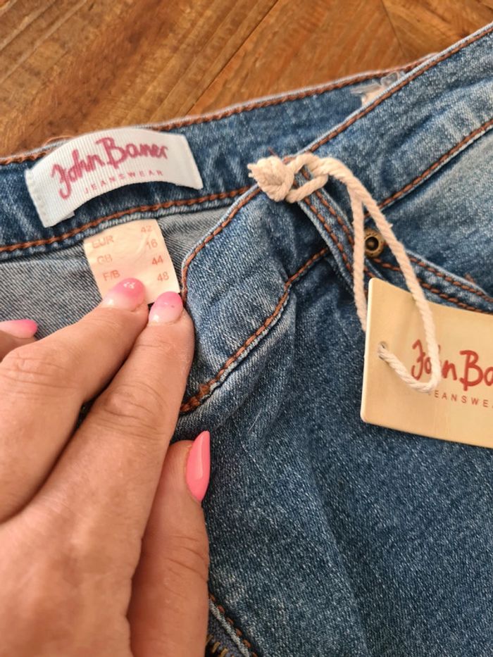 Jeans court - photo numéro 3