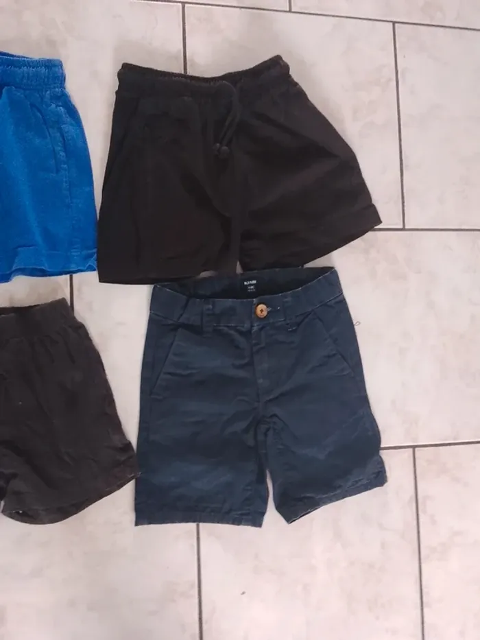 Lot short 4ans - photo numéro 3