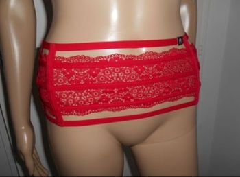 Serre taille undiz taille M rouge neuf