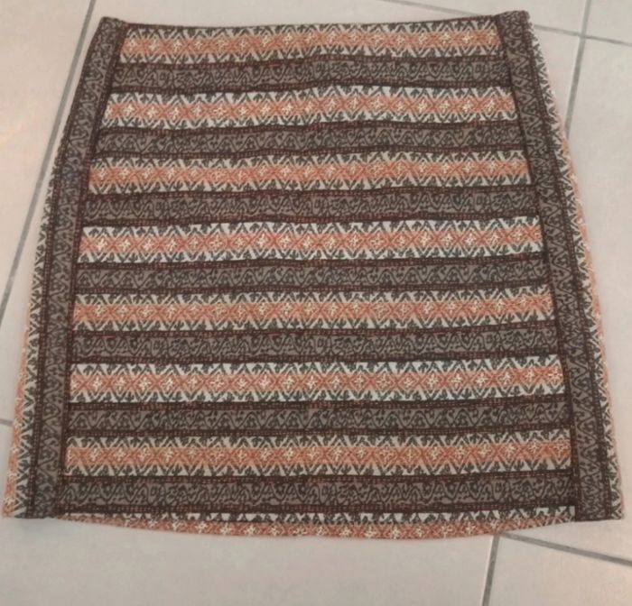 Jupe neuve taille 40 - photo numéro 2